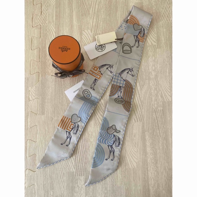 新品 HERMES タグ付き ガルドローブポップ ツイリー-