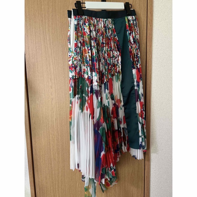 sacai(サカイ)のスカート レディースのスカート(ひざ丈スカート)の商品写真