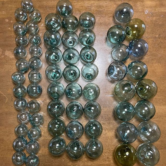 小樽のガラス浮き玉（直径6cm～9cm位×65個セット）