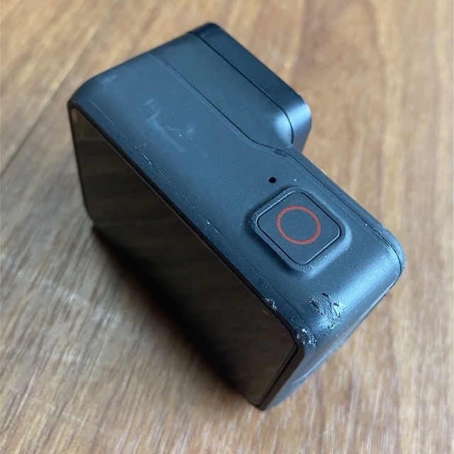 GoPro(ゴープロ)の【期間限定値下げ❗️】GoPro HERO7 BLACK バッテリー7個付き スマホ/家電/カメラのカメラ(ビデオカメラ)の商品写真