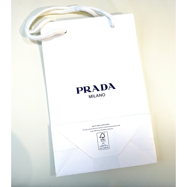 PRADA(プラダ)のPRADAプラダ　ショッパー レディースのバッグ(ショップ袋)の商品写真