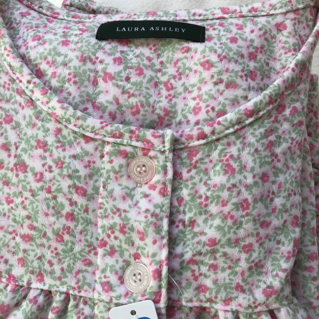 LAURA ASHLEY - ローラアシュレイ 小花柄冬用パジャマの通販 by LAURA ASHLEY - ローラアシュレイ 小花柄冬用パジャマの通販 by