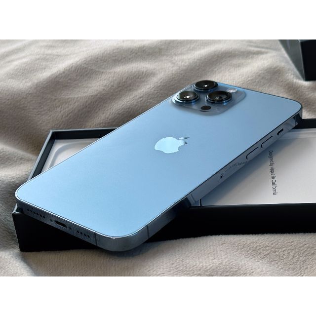 Apple(アップル)のApple iPhone 13 Pro Max シム フリー 256GB 極美品 スマホ/家電/カメラのスマートフォン/携帯電話(スマートフォン本体)の商品写真