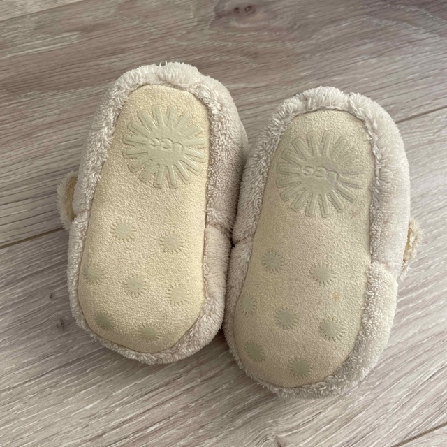 UGG(アグ)のUGG ベビールームシューズ　Sサイズ キッズ/ベビー/マタニティのベビー靴/シューズ(~14cm)(その他)の商品写真