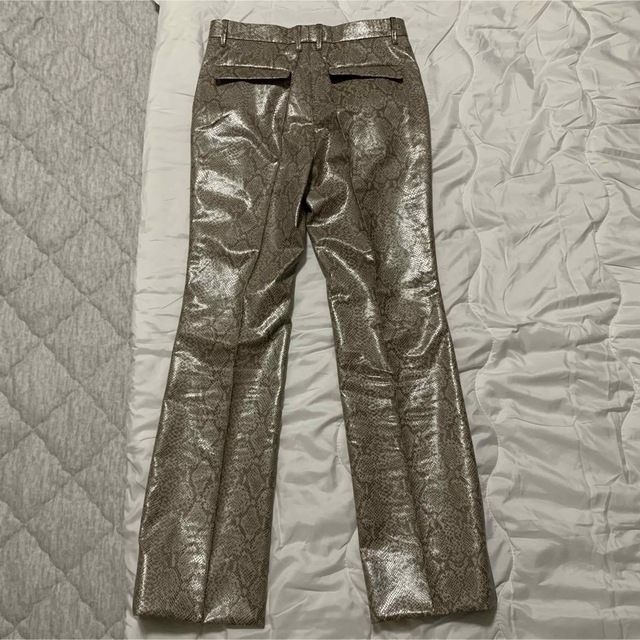 JOHN LAWRENCE SULLIVAN(ジョンローレンスサリバン)の［ー］MINUS SUSTAINNABILITY PYTHON TROUSERS メンズのパンツ(その他)の商品写真