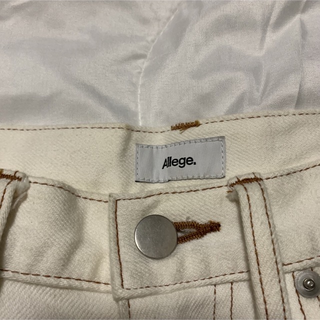 ALLEGE(アレッジ)のALLEGE white denim pants メンズのパンツ(デニム/ジーンズ)の商品写真