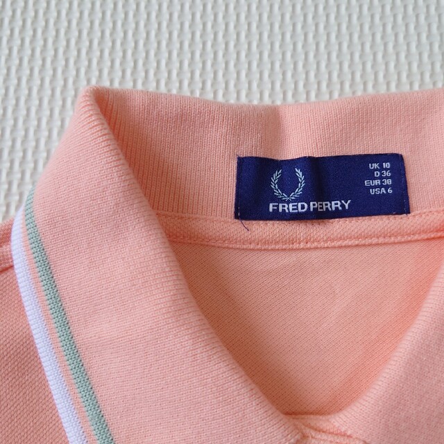 FRED PERRY(フレッドペリー)のフレッドペリー レディース半袖ポロシャツ ロゴ刺繍入り トップス レディースのトップス(ポロシャツ)の商品写真