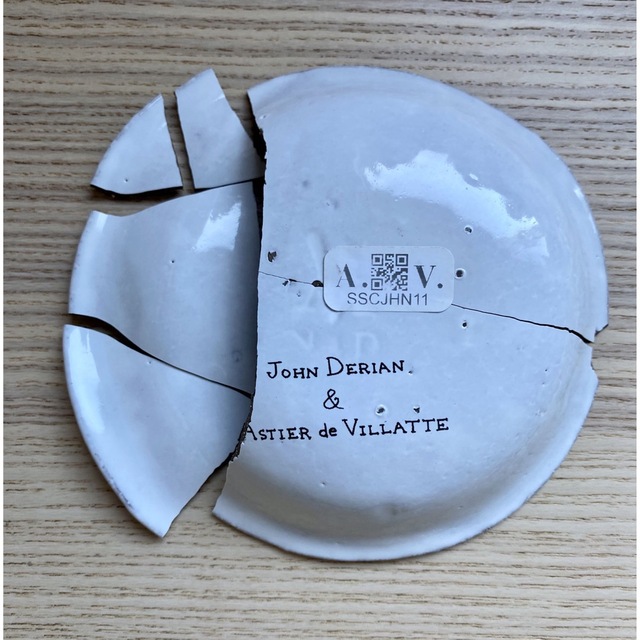 ASTIER de VILLATTE(アスティエドヴィラット)の【難あり】金継用に ASTIER  / アスティエ ジョンデリアン 昆虫プレート インテリア/住まい/日用品のキッチン/食器(食器)の商品写真