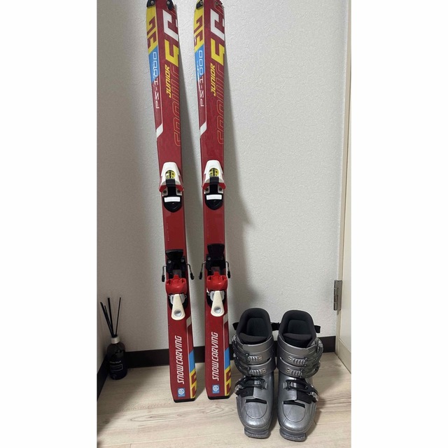 SALOMON(サロモン)のスキー板＋ブーツ　ジュニア120ブーツ22.5 スポーツ/アウトドアのスキー(板)の商品写真