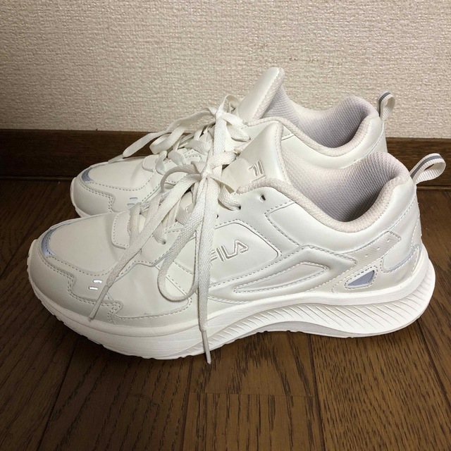 白スニーカー FILA 25センチ