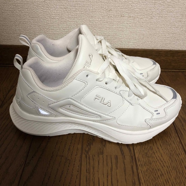 SALE！FILA  スニーカー　オフホワイト　25cm  軽い　フィラ 3