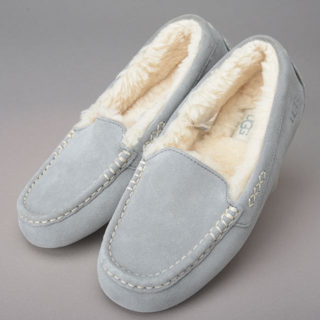 UGG(アグ)のUGGアグ ANSLEY アンスレー モカシン/スリッポン 水色 23cm レディースの靴/シューズ(スリッポン/モカシン)の商品写真