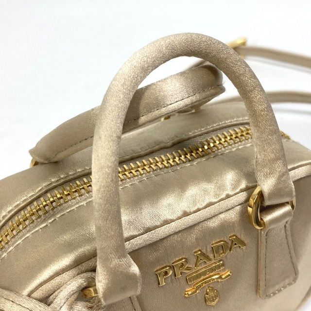 PRADA(プラダ)のプラダ PRADA ミニミニ ロゴ 斜め掛け ポシェット ショルダーバッグ サテン ベージュ レディースのバッグ(ショルダーバッグ)の商品写真