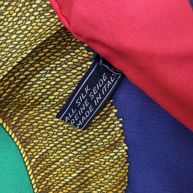 celine(セリーヌ)のCELINE セリーヌ シルクスカーフ スカーフ　レッド　ラッパ他 レディースのファッション小物(バンダナ/スカーフ)の商品写真