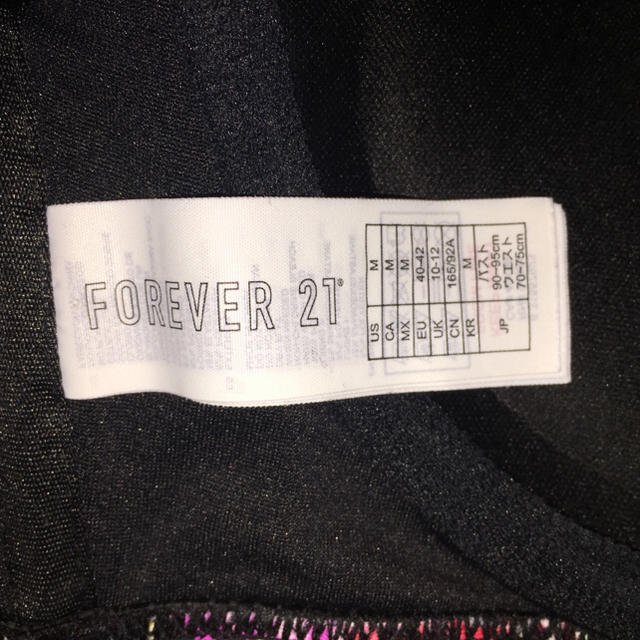 FOREVER 21(フォーエバートゥエンティーワン)の未使用♡Ｍサイズ 2way ワイヤービキニ トップ forever21 水着 黒 レディースの水着/浴衣(水着)の商品写真