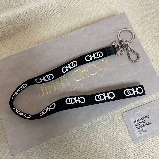 JIMMY CHOO(ジミーチュウ)のレア！新品・箱付き【JIMMY CHOO】「CHOO」ネックストラップ レディースのファッション小物(その他)の商品写真