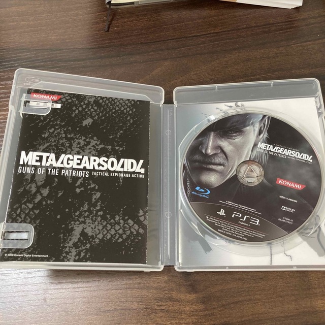 METAL GEAR SOLID4 GUNS OF THE PATRIOTS エンタメ/ホビーのゲームソフト/ゲーム機本体(家庭用ゲームソフト)の商品写真