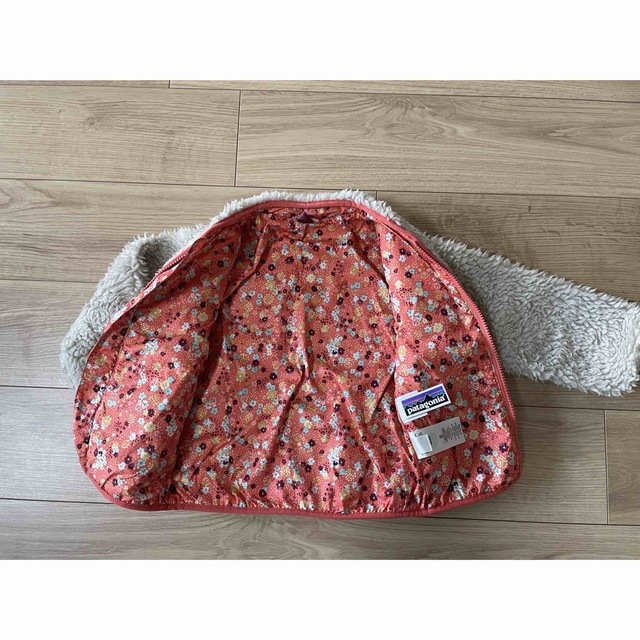 patagonia(パタゴニア)のパタゴニア 3T  アウター　ボア キッズ/ベビー/マタニティのキッズ服女の子用(90cm~)(ジャケット/上着)の商品写真