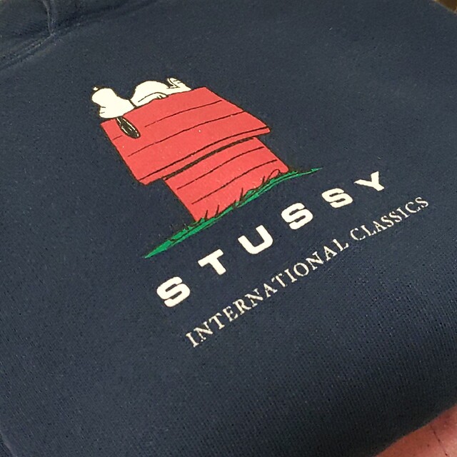 スヌーピーSTUSSYコラボ紺色パーカー犬小屋キッズLサイズ130cmスウェット