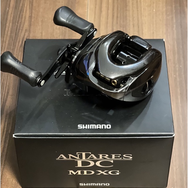 18アンタレスDC MD XG 右ハンドル　シマノ　ベイトリール