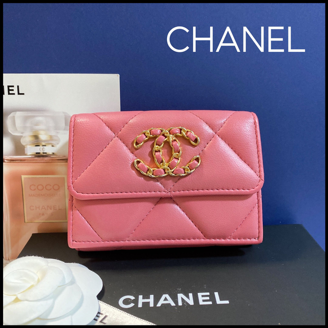 CHANEL シャネル 三つ折財布 - 折り財布