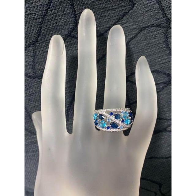 （1020）11号　爽やかなブルー系スワロフスキーワイドリング　高価な爪留め仕様 レディースのアクセサリー(リング(指輪))の商品写真