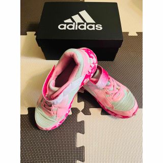 アディダス(adidas)のadidas アディダスニーカー女の子　21cm(スニーカー)