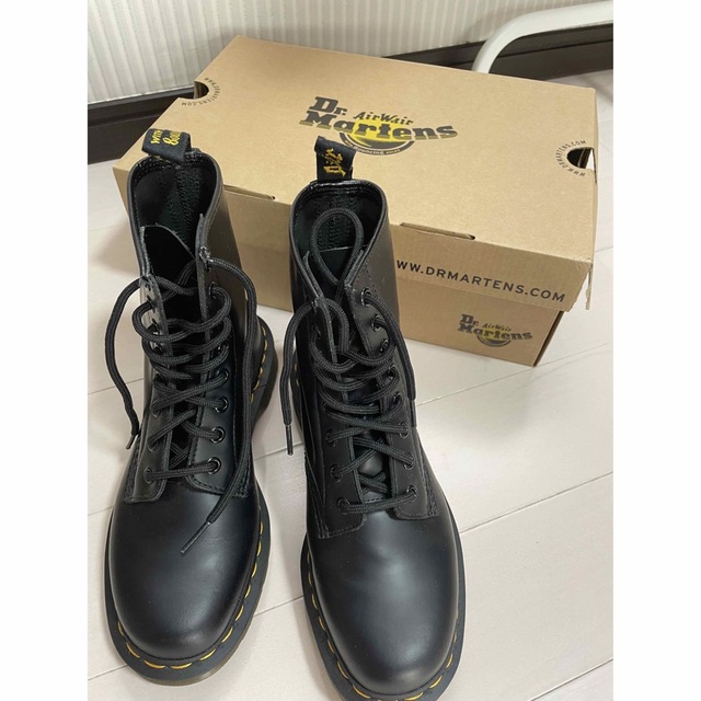 Dr.Martens(ドクターマーチン)の【ほぼ新品】ドクターマーチン ブーツ 23cm レディースの靴/シューズ(ブーツ)の商品写真