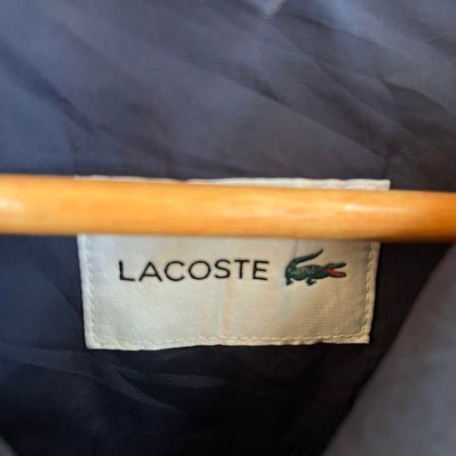 LACOSTE(ラコステ)の【ダメージ有り】古着LACOSTEラコステ　ダウンジャケット　サイズM ネイビー メンズのジャケット/アウター(ダウンジャケット)の商品写真