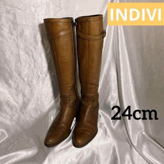 インディヴィ(INDIVI)のINDIVI ベージュロングブーツ  サイズ　24cm(ブーツ)