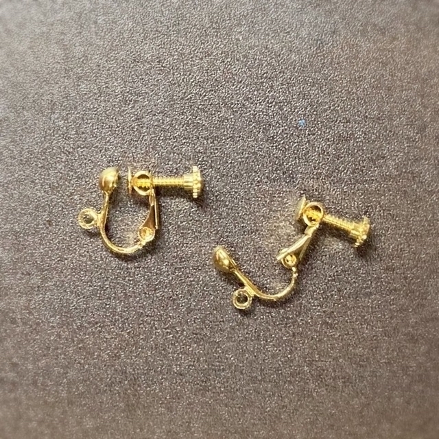 ハンドメイド 琉球ガラス ぐでねこ じゃれ猫 王冠 レジン ピアス