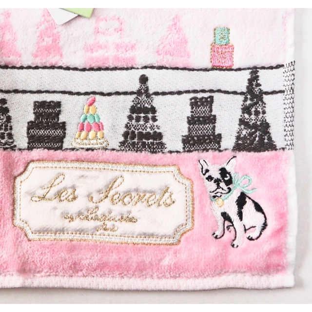 LADUREE(ラデュレ)の《ラデュレ》新品 マカロン・ワンちゃん刺繍 おしゃれ可愛いタオルハンカチ レディースのファッション小物(ハンカチ)の商品写真