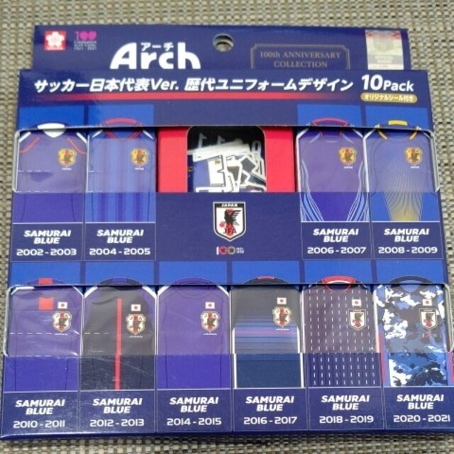 Arch(アーチ)のarch 消しゴム サッカー 日本代表 歴代ユニフォーム デザイン 限定 エンタメ/ホビーのタレントグッズ(スポーツ選手)の商品写真