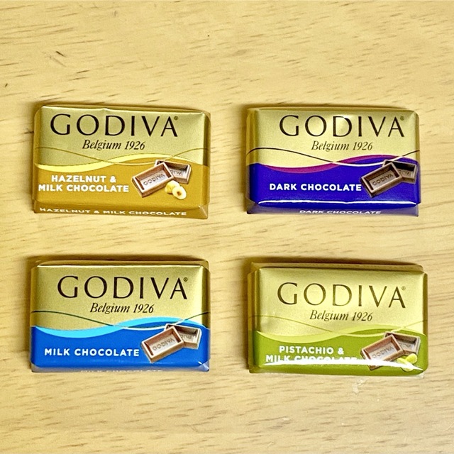 GODIVA(ゴディバ)の40個★GODIVA ゴディバ ナポリタン コストコ チョコ 激安 詰め合わせ 食品/飲料/酒の食品(菓子/デザート)の商品写真