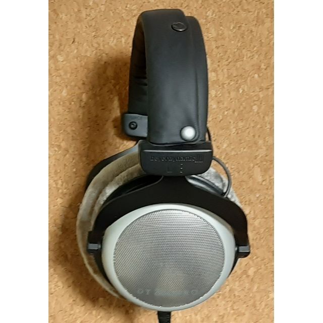 beyerdynamic DT880 PRO 250Ω +純正保守パーツ2種 スマホ/家電/カメラのオーディオ機器(ヘッドフォン/イヤフォン)の商品写真