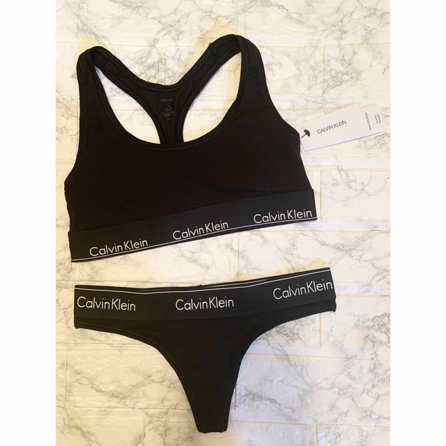 Calvin Klein(カルバンクライン)のCalvin KleinアンダーウェアSET(ブラ＆ショーツ) レディースの下着/アンダーウェア(ブラ&ショーツセット)の商品写真