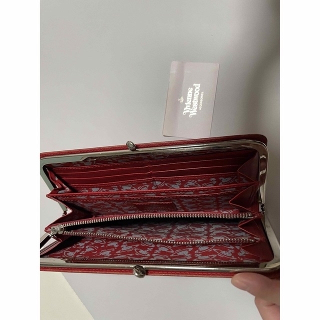 Vivienne Westwood(ヴィヴィアンウエストウッド)のビビアン赤　長財布　がま口　箱付き レディースのファッション小物(財布)の商品写真