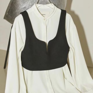 トゥデイフル(TODAYFUL)の新品タグ付きTODAYFUL Wool Slit Bustier(ベスト/ジレ)