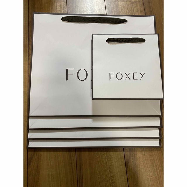 FOXEY(フォクシー)のFOXEY 紙袋　5枚セット レディースのバッグ(ショップ袋)の商品写真