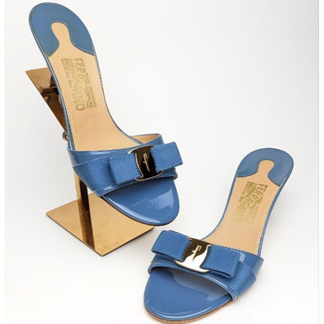 未使用美品♥フェラガモFerragamoパテントカーフ サンダル7Cブルー
