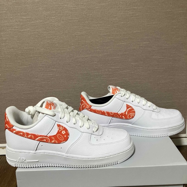 NIKE(ナイキ)のAir Force 1 Low '07 Orange Paisley 24.5 レディースの靴/シューズ(スニーカー)の商品写真