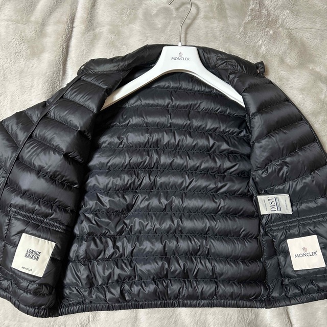 MONCLER(モンクレール)のオレンジ様　専用 レディースのジャケット/アウター(ダウンジャケット)の商品写真