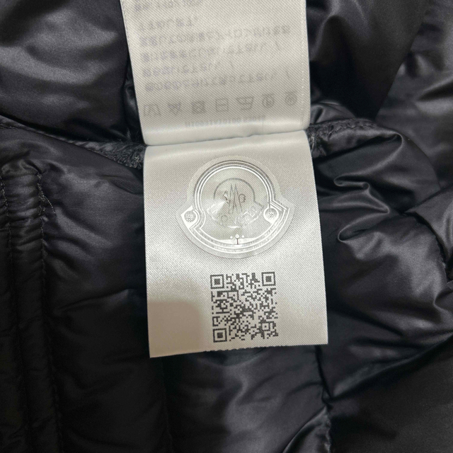 MONCLER(モンクレール)のオレンジ様　専用 レディースのジャケット/アウター(ダウンジャケット)の商品写真