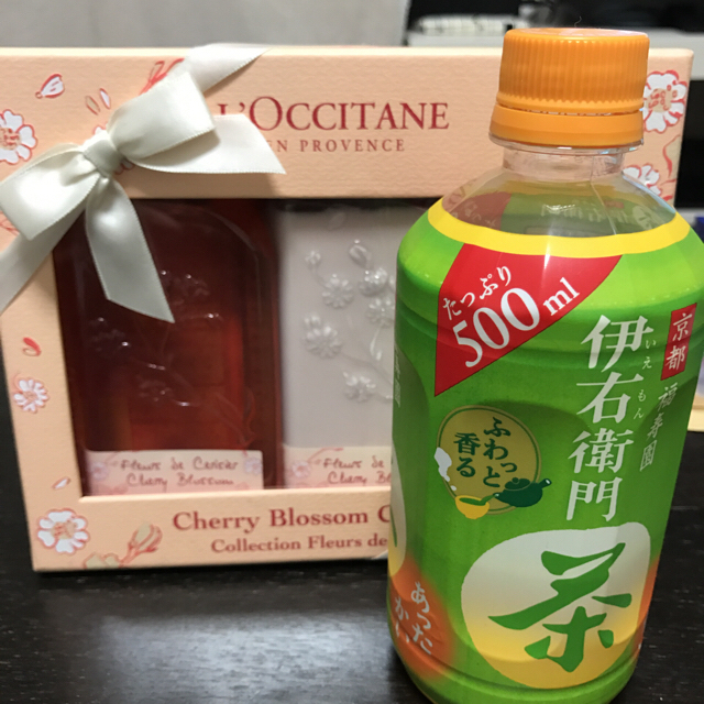 L'OCCITANE(ロクシタン)のロクシタン★チェリーブロッサムコレクション コスメ/美容のボディケア(ボディローション/ミルク)の商品写真