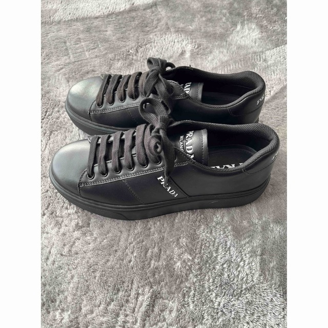 PRADA レザースニーカー　３７1/2 美品