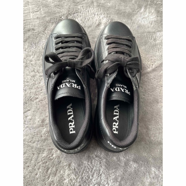 PRADA レザースニーカー　３７1/2 美品