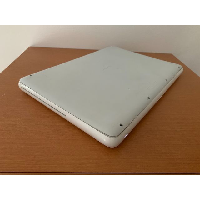 Apple(アップル)の本日限A833MacBook13白SSD240 Office365 Win11付 スマホ/家電/カメラのPC/タブレット(ノートPC)の商品写真