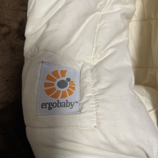 Ergobaby(エルゴベビー)のエルゴ　インファントインサート キッズ/ベビー/マタニティの外出/移動用品(抱っこひも/おんぶひも)の商品写真