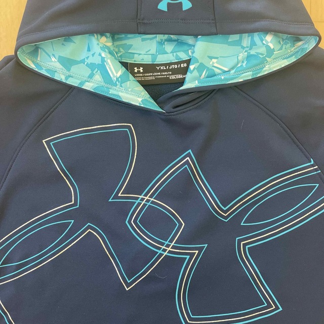 UNDER ARMOUR(アンダーアーマー)のアンダーアーマー  キッズ　パーカー 160 キッズ/ベビー/マタニティのキッズ服女の子用(90cm~)(ジャケット/上着)の商品写真