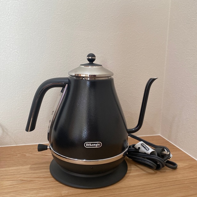 DeLonghi(デロンギ)のDeLonghi アイコナ 電気カフェケトル KBOE1220J-GY スマホ/家電/カメラの生活家電(電気ケトル)の商品写真